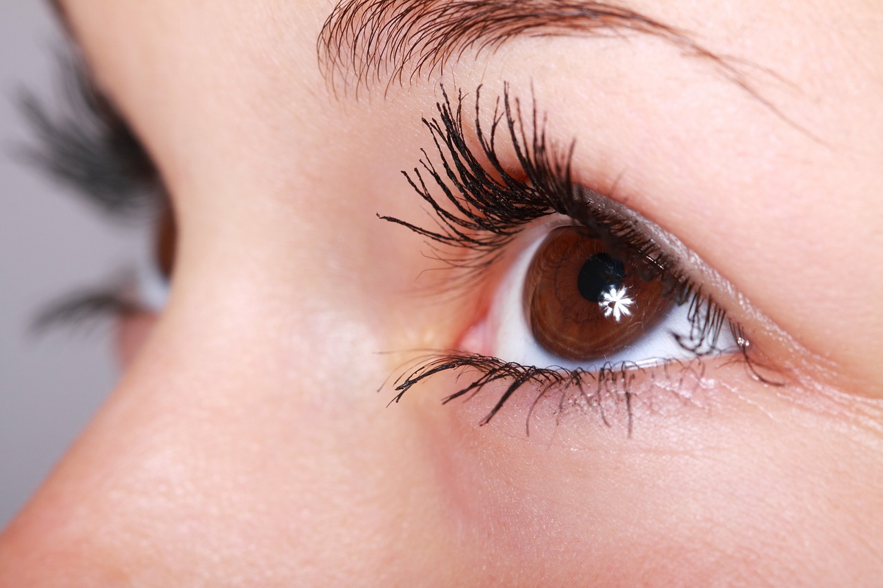 Masażer oczu - działa przeciwbólowo i relaksacyjnie