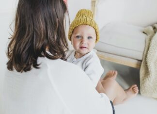 Dystrofia mięśniowa – czym jest, jakie są jej objawy i leczenie? dziecko