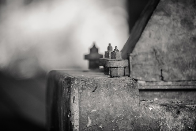 Jak wyregulować zamykające się drzwi? Jak wyregulować zamykające się drzwi?