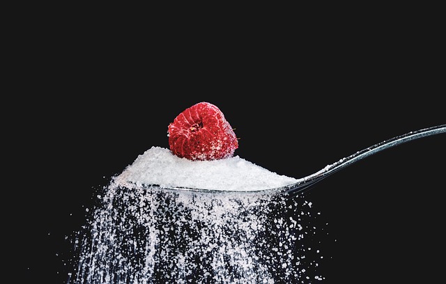 W jakiej ilości wody można rozpuścić 1 kg cukru? W jakiej ilości wody można rozpuścić 1 kg cukru?