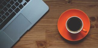 Czym przykryć stół ogrodowy?