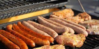 Jak piec na grillu z pokrywą?